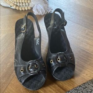 Indigo Black Slingback Sandals with Peep-Toe Design